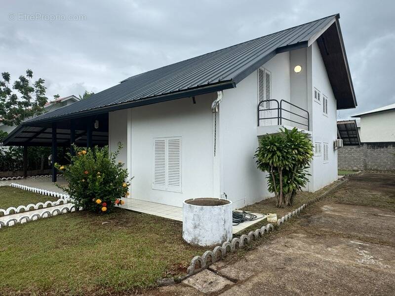 Maison à REMIRE-MONTJOLY