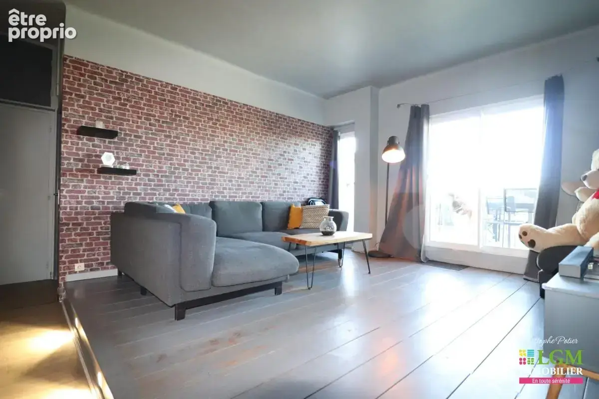 CARPENTRAS (84) - Superbe appartement rénové avec terrasse de 49 m² et vue panoramique - photo 4