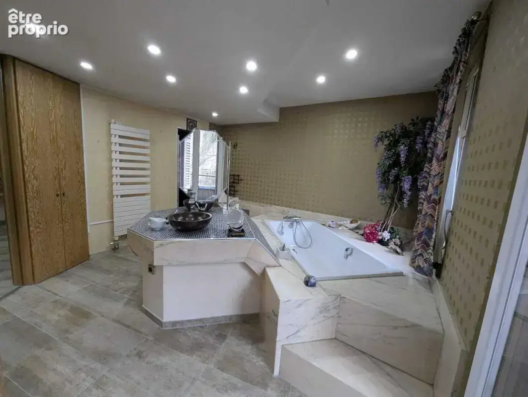225 000 € - Immeuble avec revenu locatif existant - photo 4