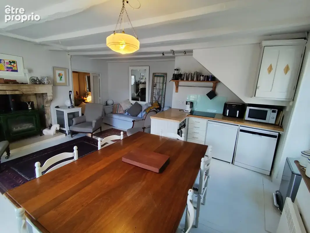 Jolie maison de village de quatre chambres avec grand jardin et grange, au cœur de Tusson - photo 5