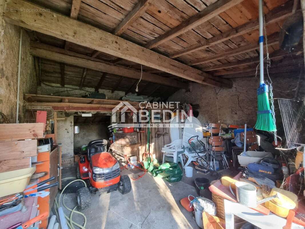 Maison à SAINT-MORILLON