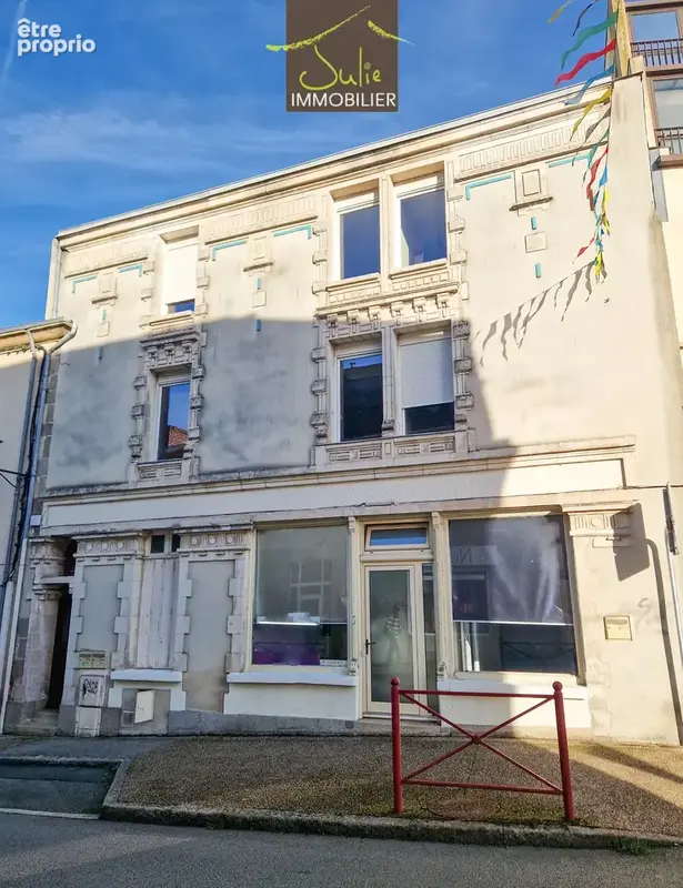 Special investisseur immeuble a bressuire - photo 1