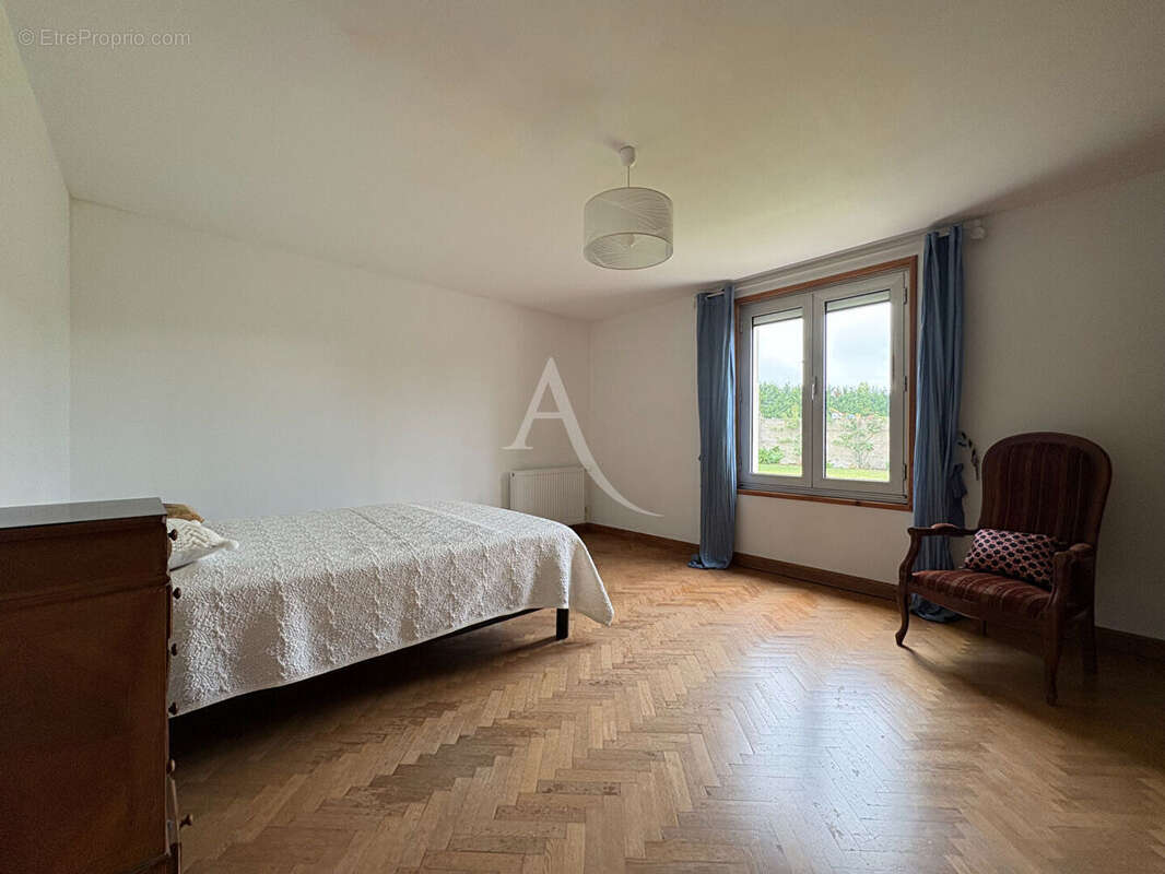 Maison à LE POIRE-SUR-VELLUIRE