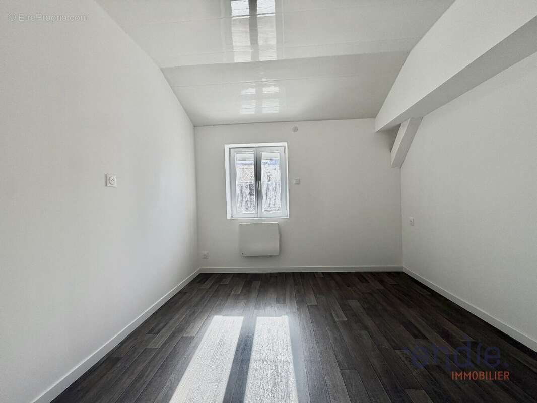 Appartement à GRAY