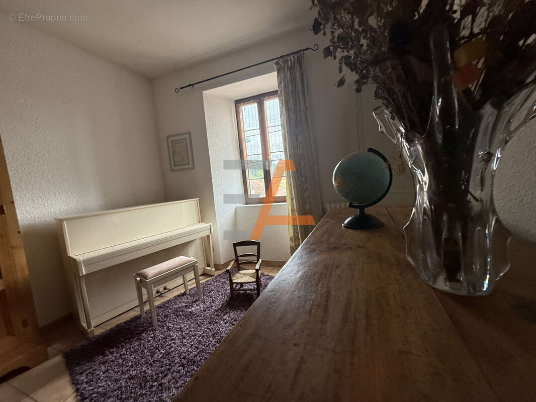 Maison à LACHAPELLE-GRAILLOUSE