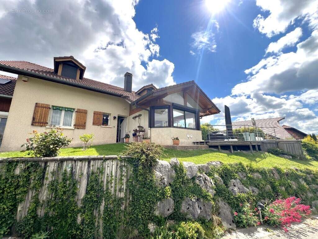 Maison à CRUSEILLES