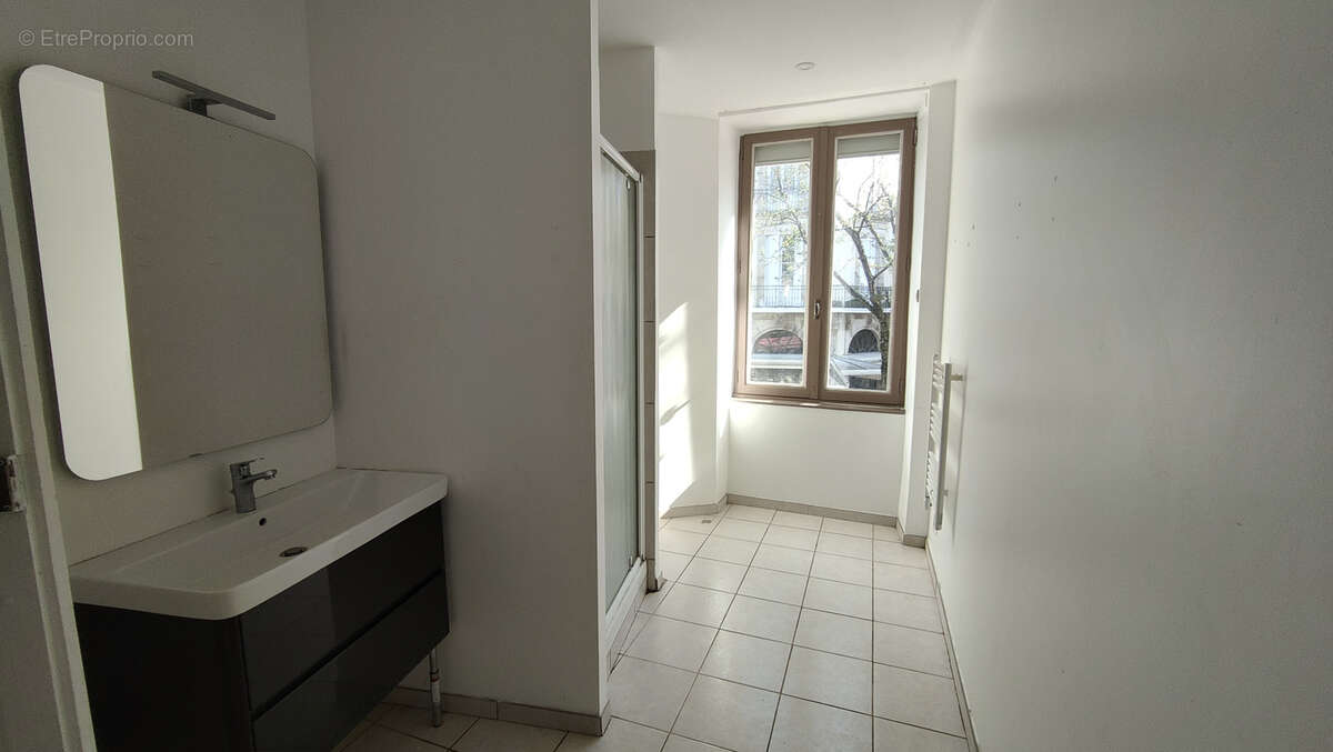 Appartement à AUBENAS