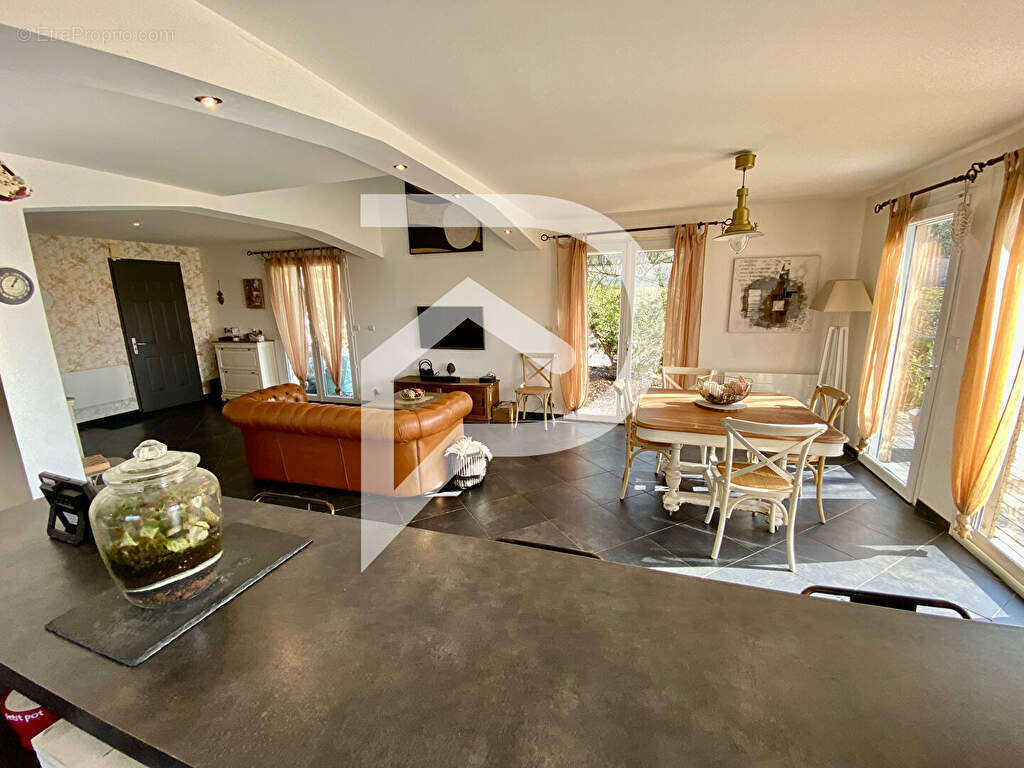 Villa 4 chambres 150 m2 à CHAMPCEVINEL - photo 6