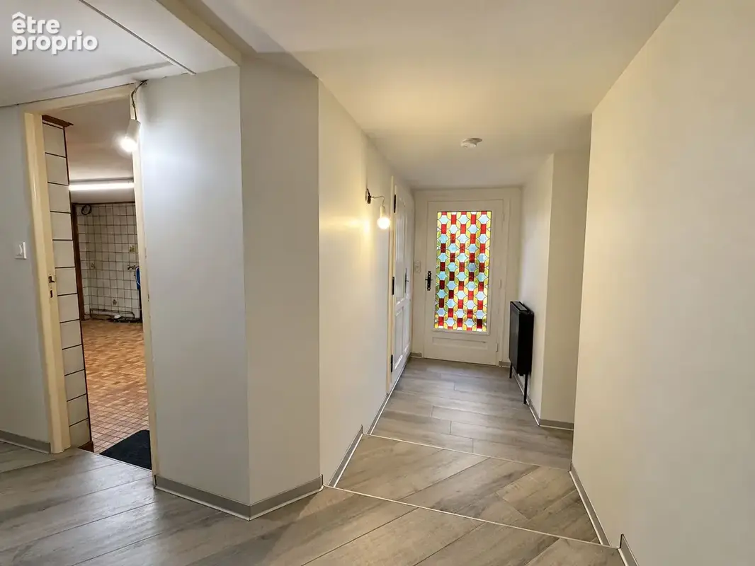 Maison mitoyenne en pierre rénovée avec 3 chambres et Garage - photo 4