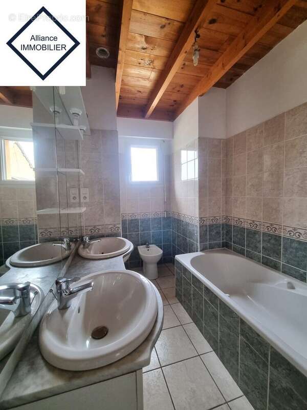 Maison à SAINT-MAUGAN