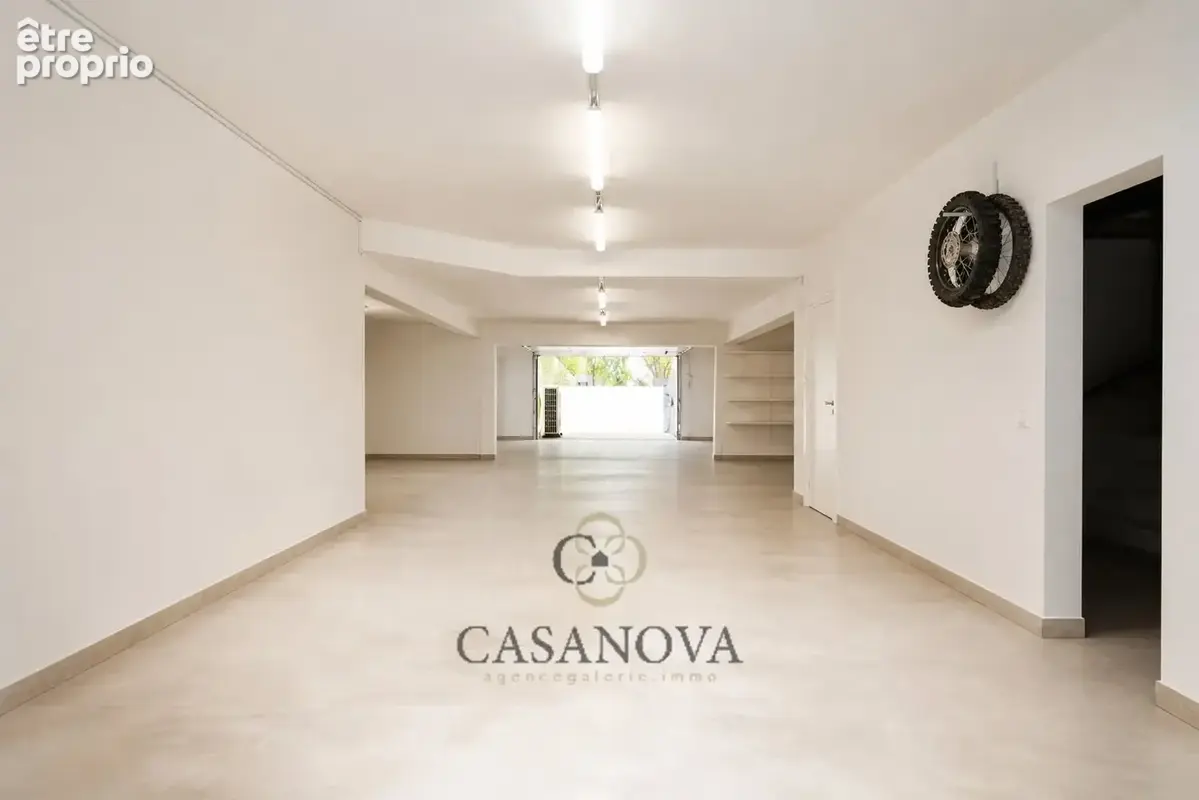 Propriété de 351 m² avec piscine et terrain de 7 310 m² aux portes de Montpellier - photo 24