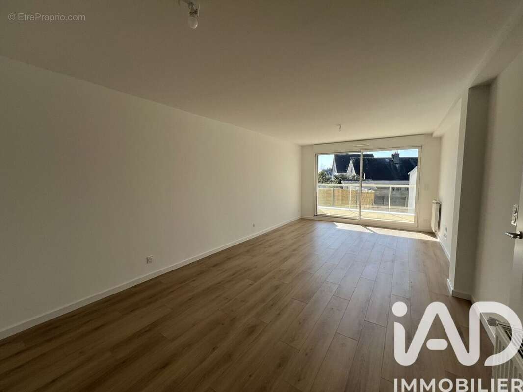 Photo 2 - Appartement à LA CHAPELLE-DES-FOUGERETZ