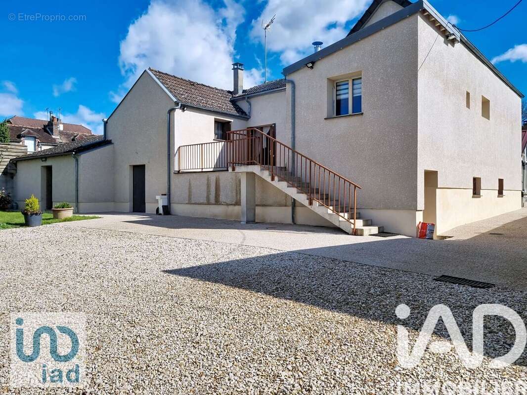 Maison 202 m² à Migennes  - photo 2