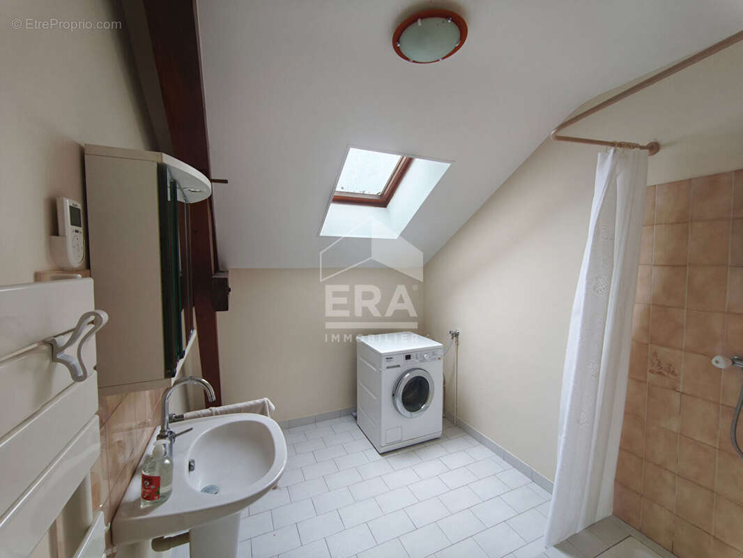 Maison à SAINT-DENIS-LES-BOURG