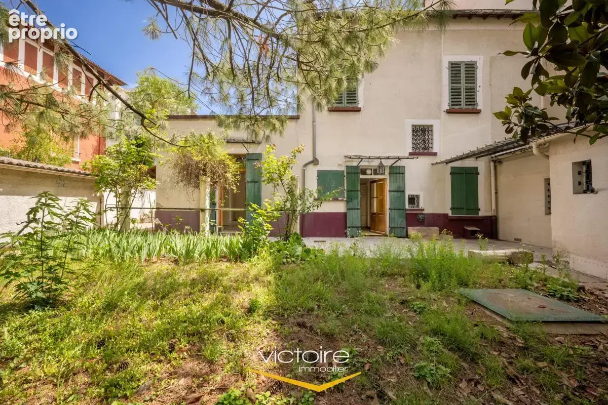 Exclusivité - Emplacement premium à Montchat - Maison de 224m² sur terrain de 447m² - photo 2