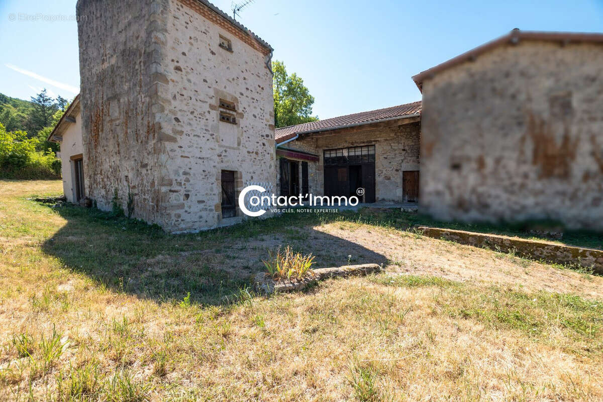 Maison 176 m² à Ravel  - photo 3