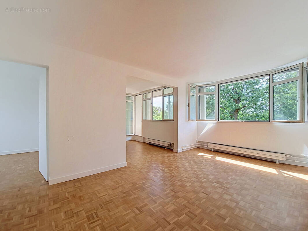 Appartement à VERNEUIL-SUR-SEINE
