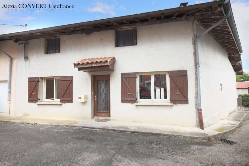 Maison à FOISSIAT