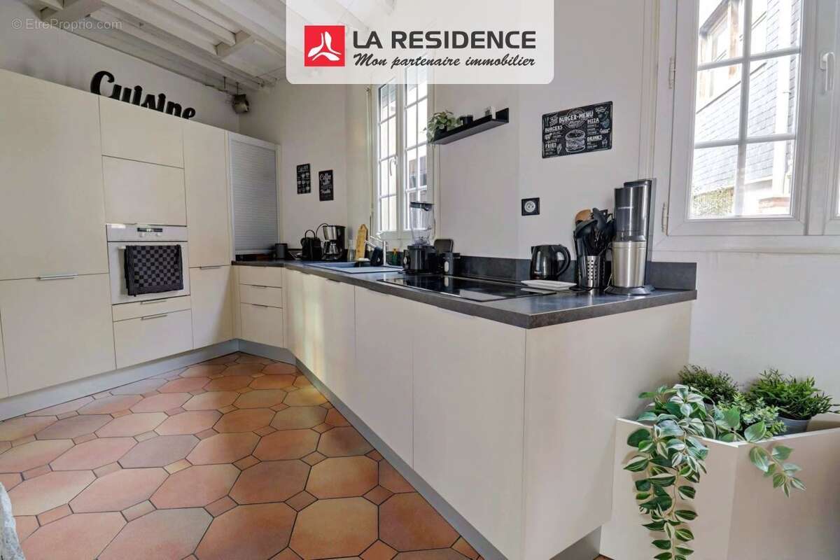 Maison 248 m² à Pont-De-L'arche  - photo 8