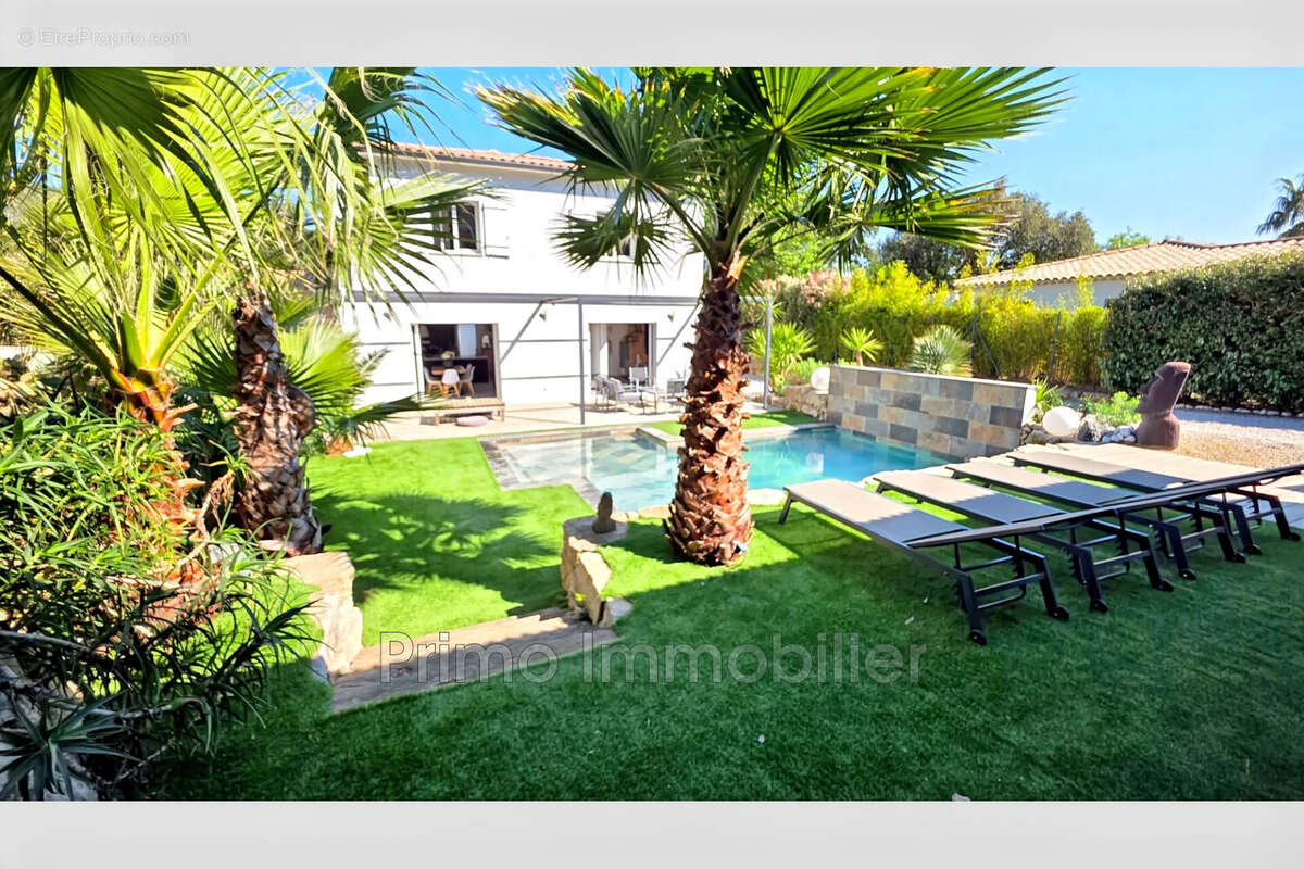 Maison à PLAN-DE-LA-TOUR