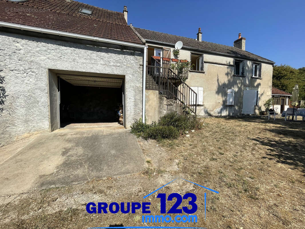 Maison double sur les hauteurs de Clamecy (58) de plus de 180 m2 - photo 25