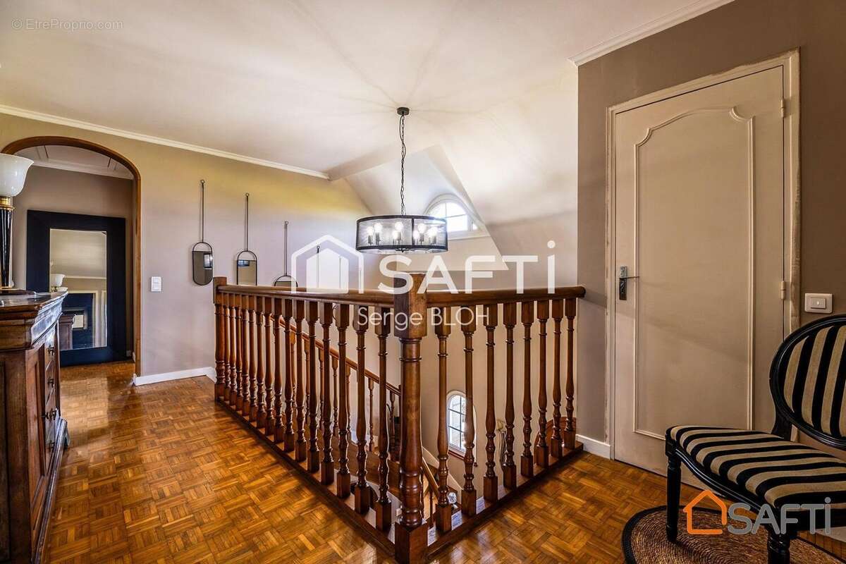 Maison 165 m² à Saint-Andre-Farivillers  - photo 9