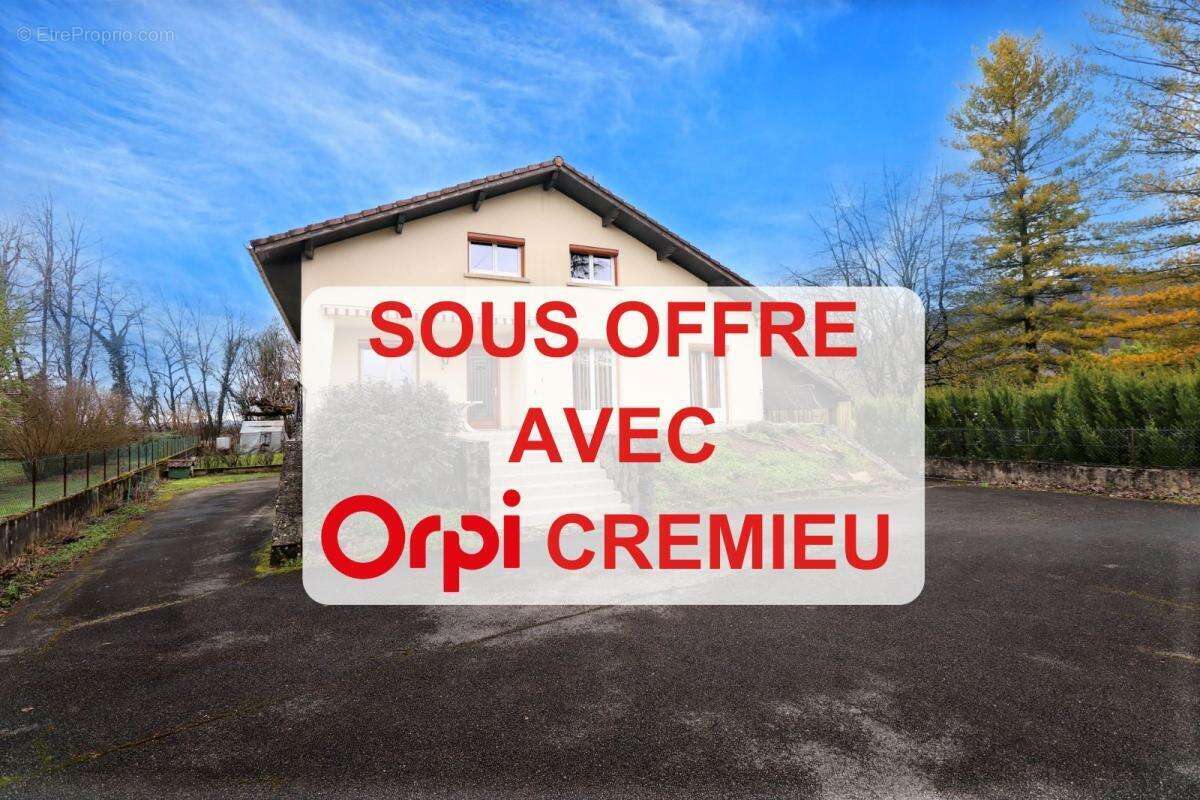 Maison à MONTAGNIEU