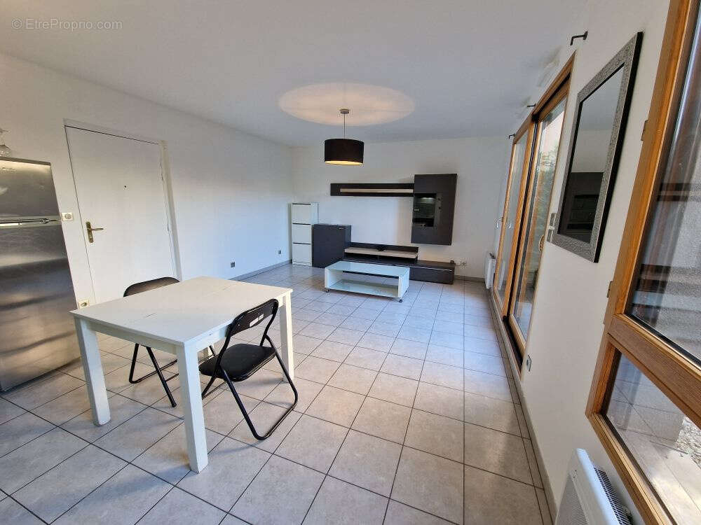 Appartement à DECINES-CHARPIEU