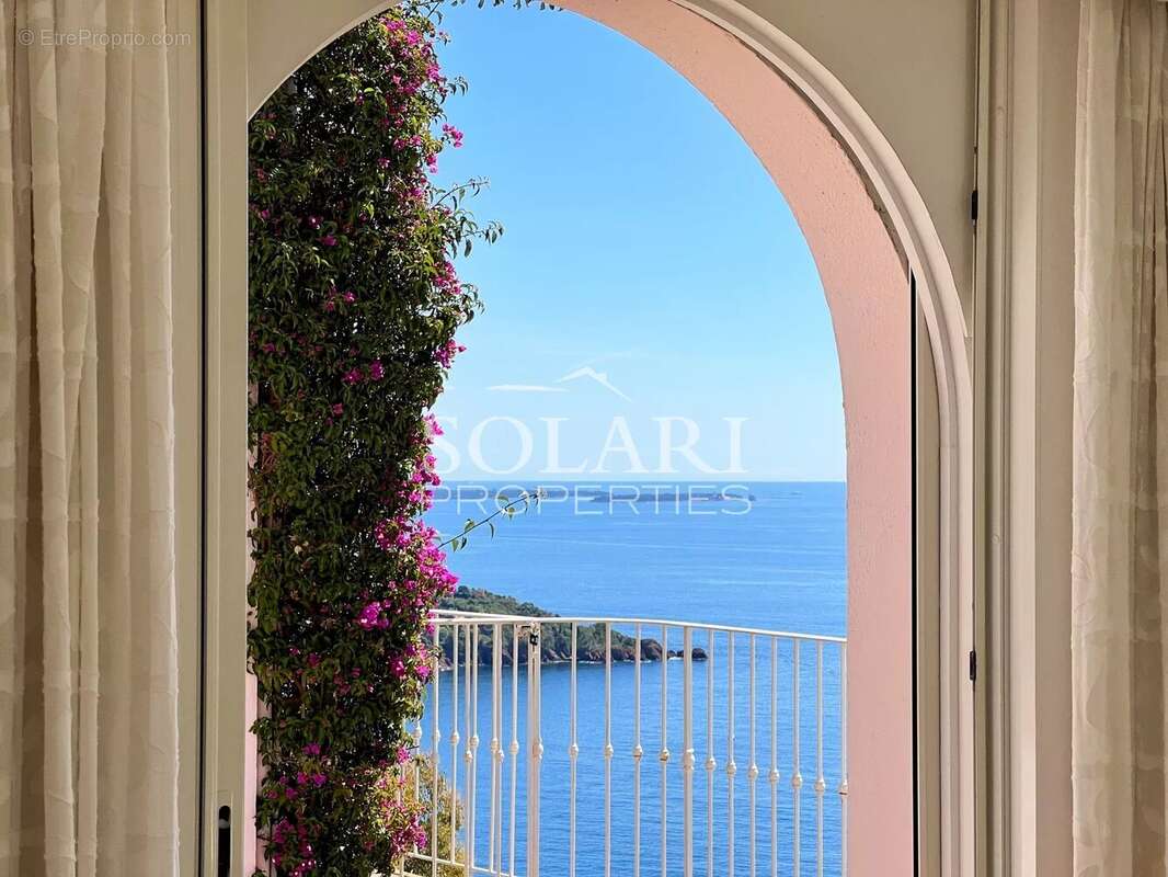 Maison à THEOULE-SUR-MER