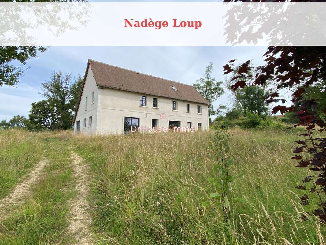 Maison 310 m² à Sainte-Colombe-Sur-Loing  - photo 2