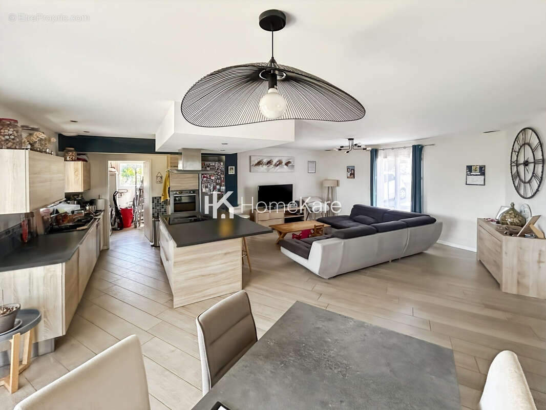 Maison 113 m² à L'isle-Jourdain  - photo 3
