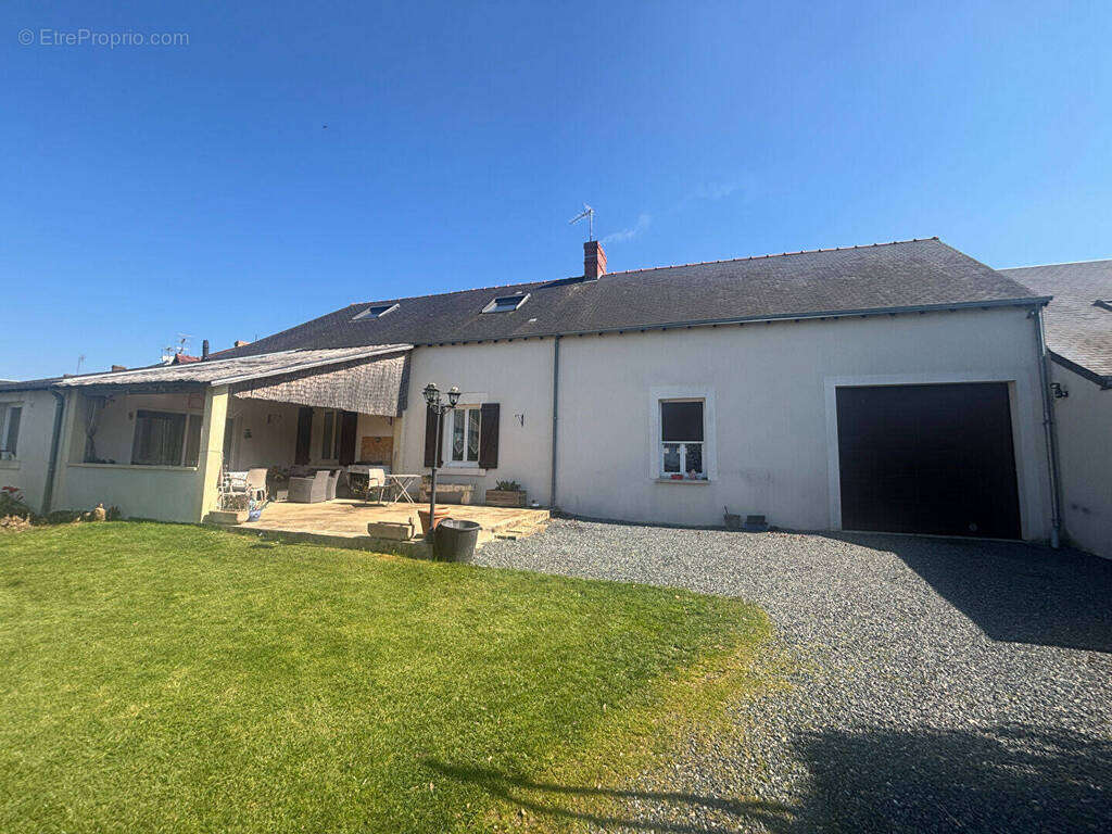 Maison à MONTIERCHAUME