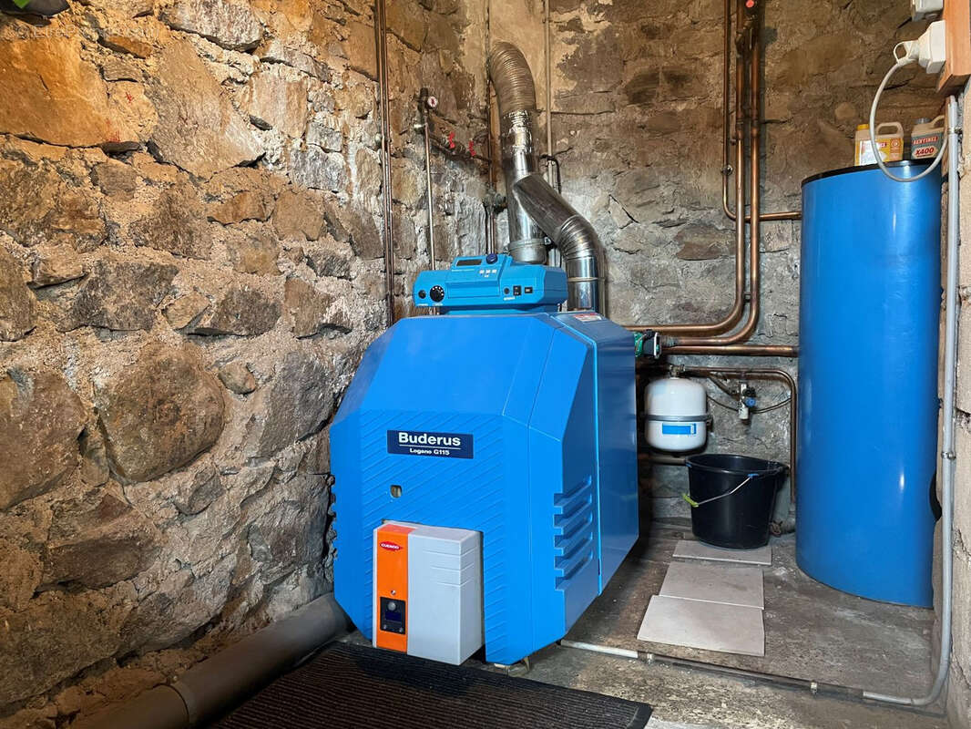 Maison à CHAMPS-SUR-TARENTAINE-MARCHAL