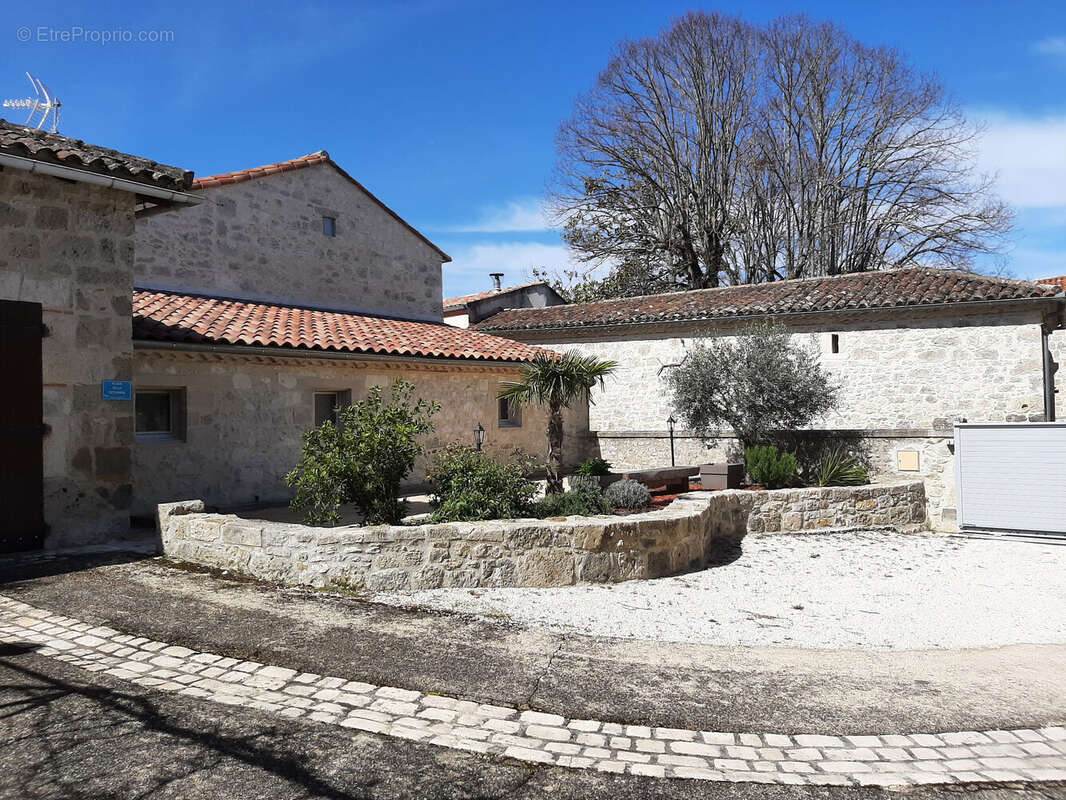 Maison à LUSIGNAN-PETIT