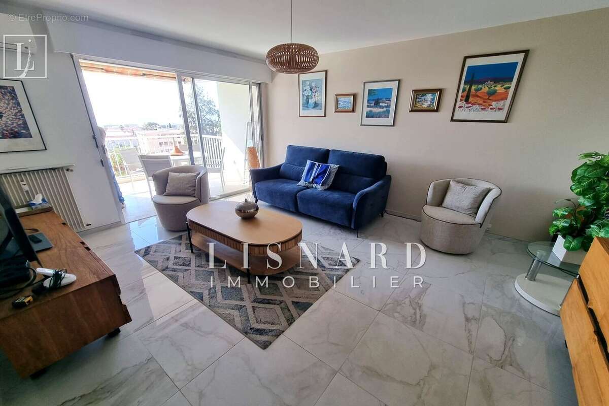 Appartement à VALLAURIS