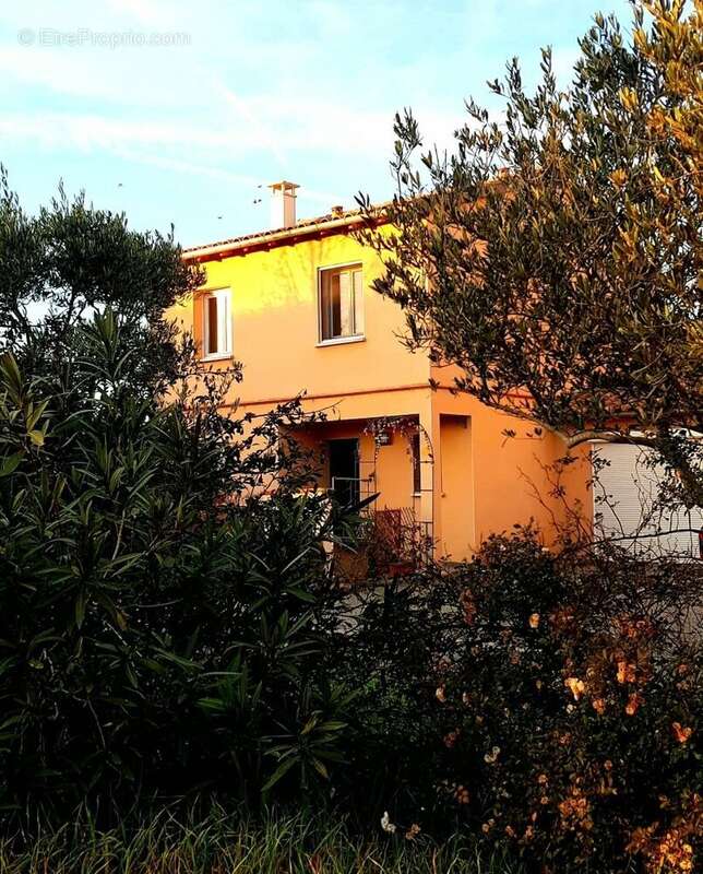Maison à LONGAGES