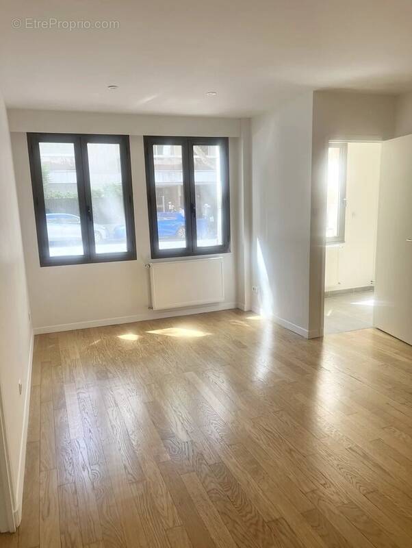 Appartement à LEVALLOIS-PERRET