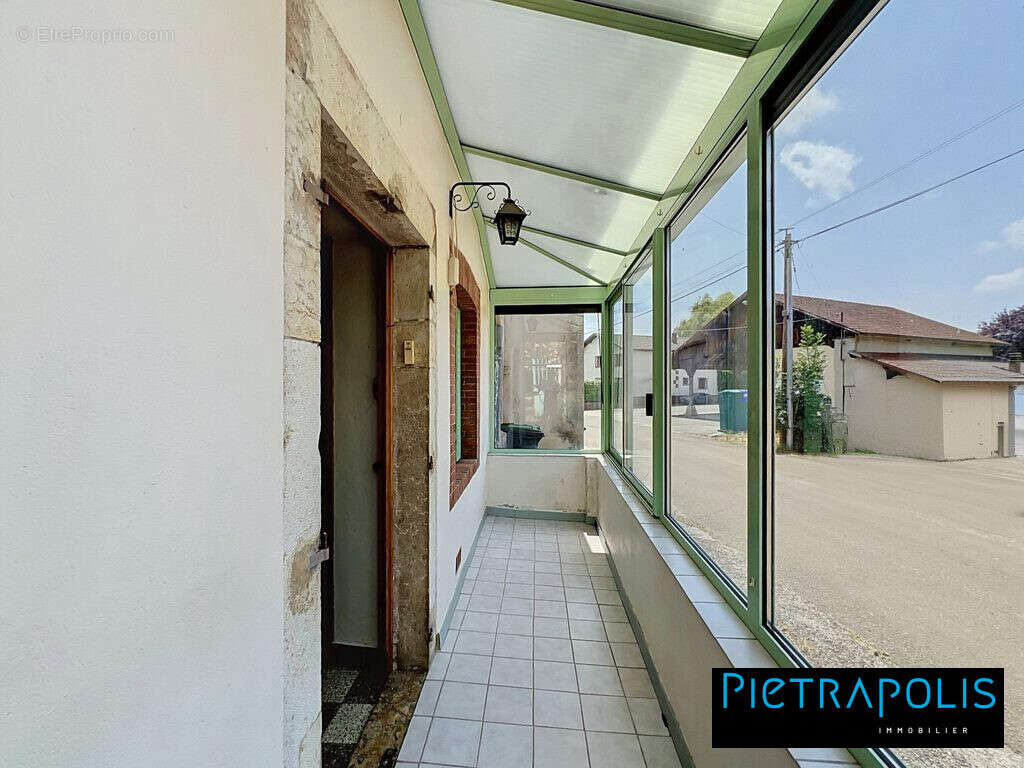 Maison 87 m² à Labalme  - photo 2