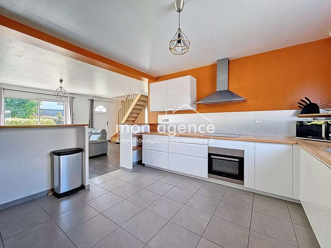 Maison à LA NEUVILLE-CHANT-D&#039;OISEL