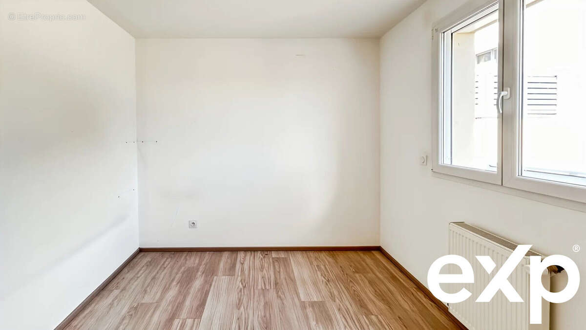 Maison à POUILLEY-LES-VIGNES