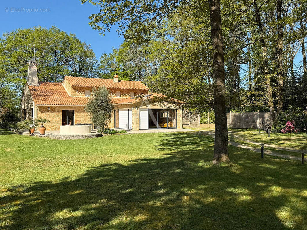 Maison à LE CELLIER