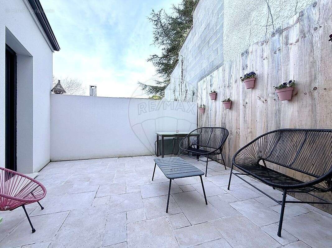 Maison à CHAILLEVETTE