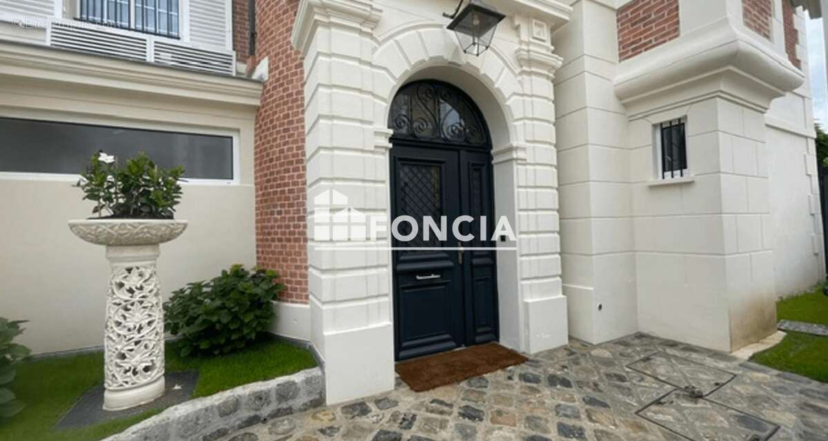 Appartement à CHENNEVIERES-SUR-MARNE