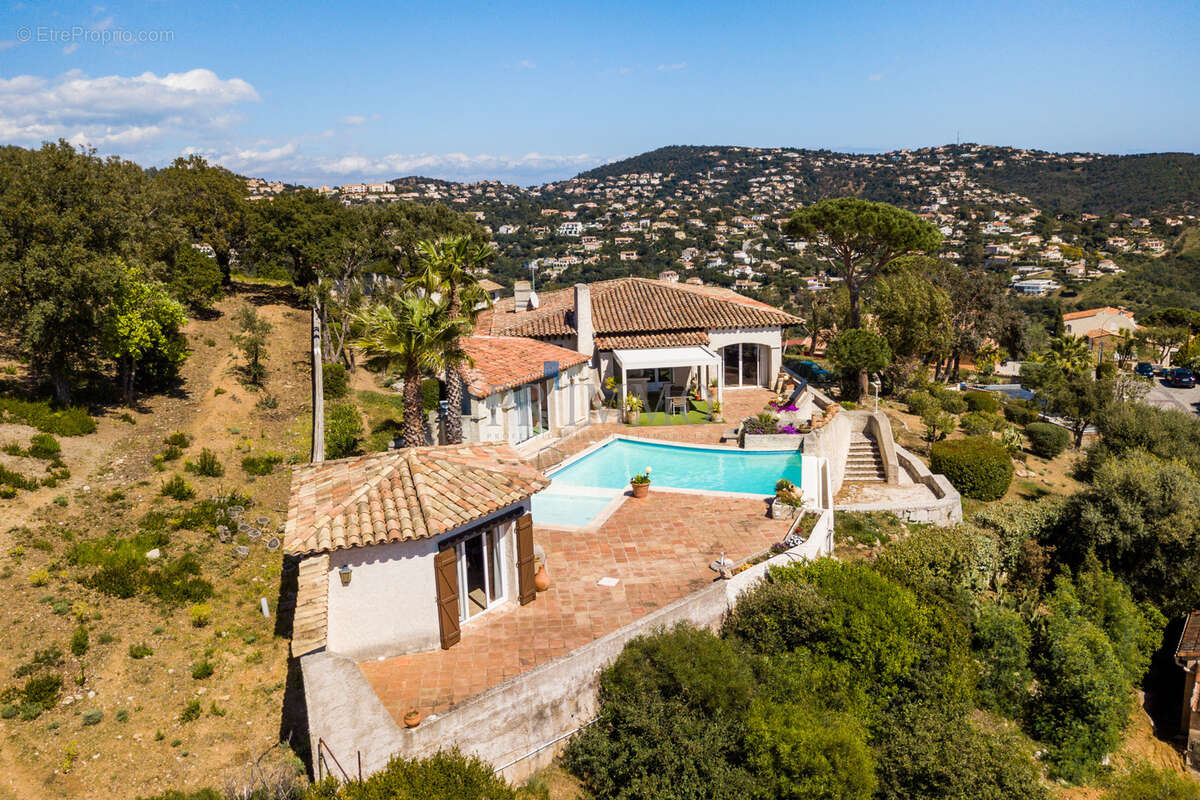 Maison à LES ISSAMBRES