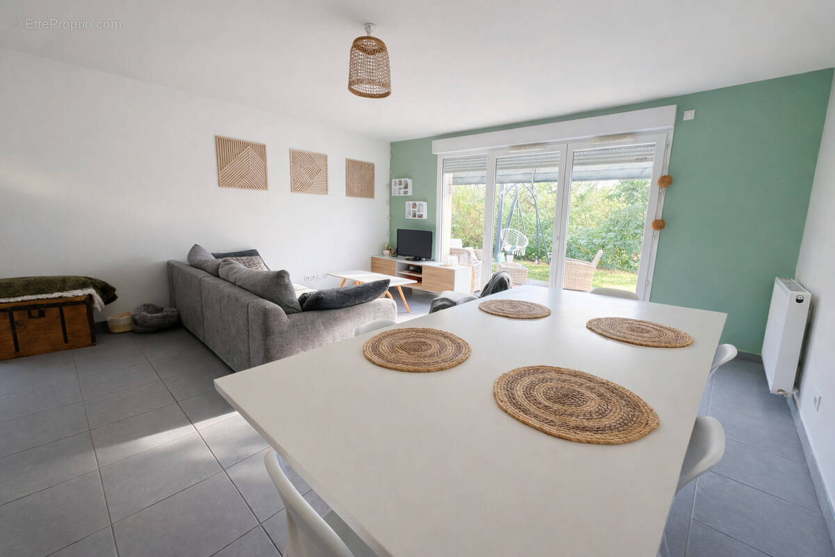 Maison à LA SALVETAT-SAINT-GILLES