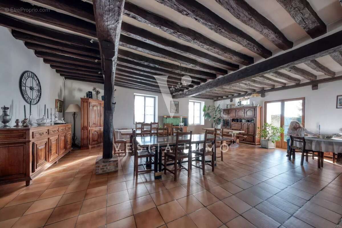 Commerce à PRUNAY-EN-YVELINES