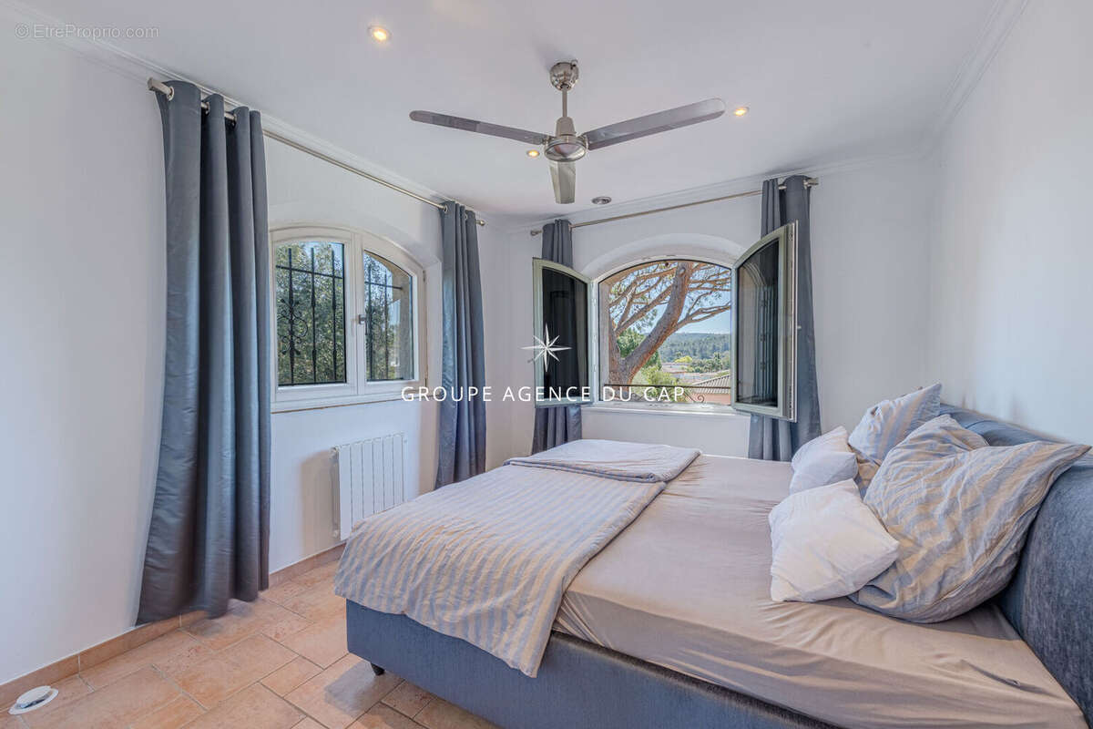 Saint raphael valescure villa 6 pieces avec piscine - photo 8