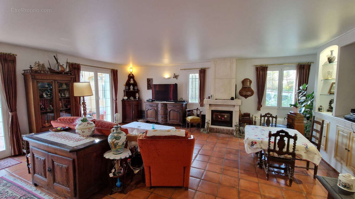 Maison à LE CANNET-DES-MAURES