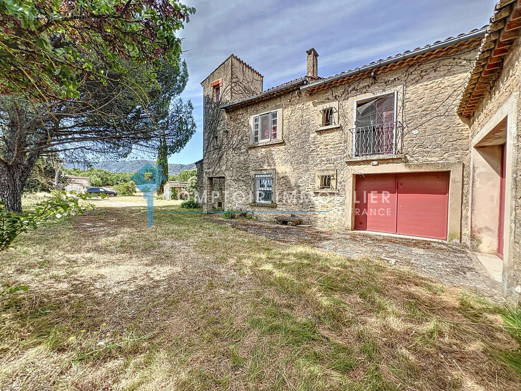 Maison à MAUBEC