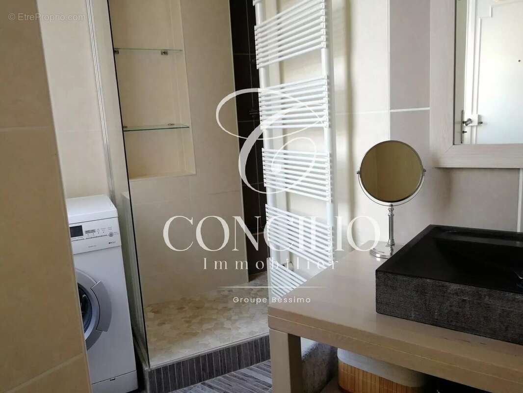 La Garenne-Colombes – Élégant 3 pièces de 82 m² avec balcon de 10 m², vue dégagée et beaux volumes - photo 15